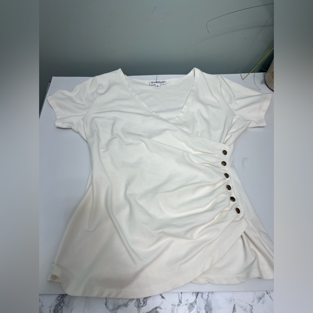 North style Women's Medium White Tshirt cotton